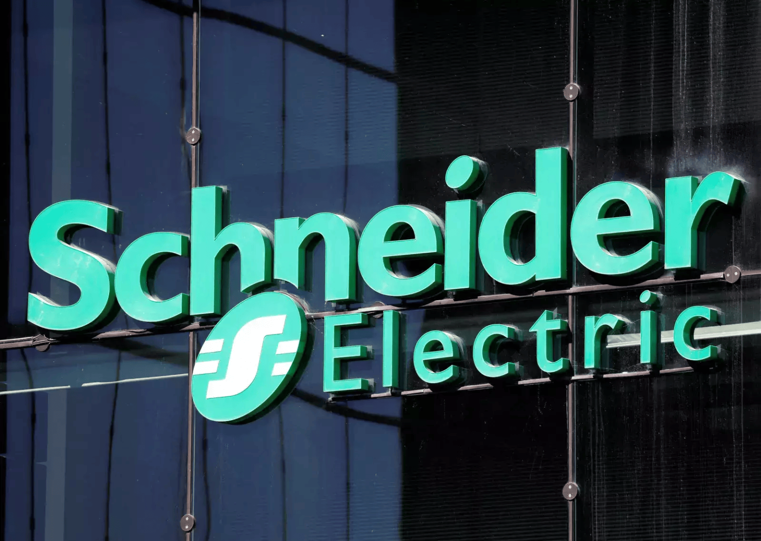 Schneider Electric Off Campus Drive 2023 for Data Analyst Mechanical